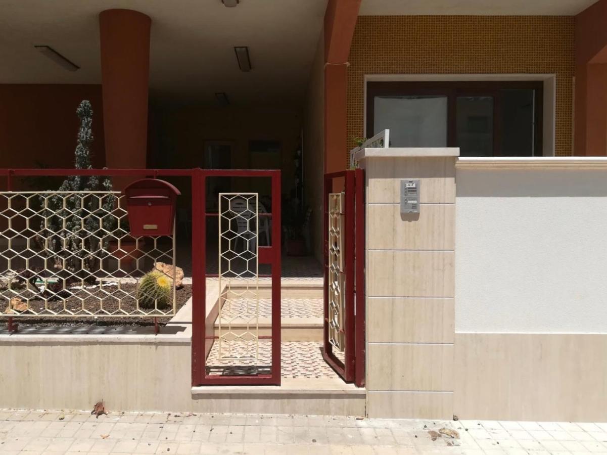 Sun Holiday أفولا المظهر الخارجي الصورة